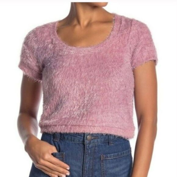 HIATUS MAUVE Fuzzy Eyelash Knit Crop Top  - Picture 3 of 4
